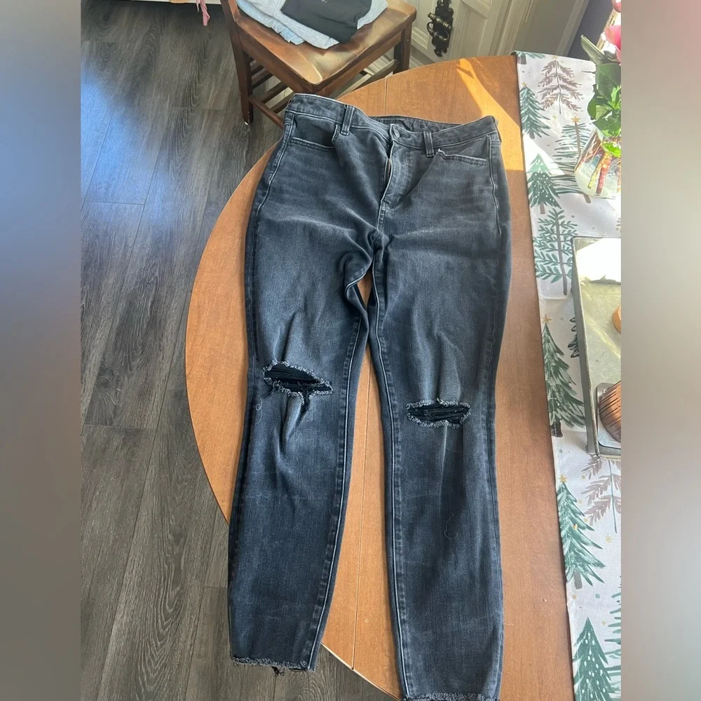 Women’s Black Jeans - Picture 2 of 2